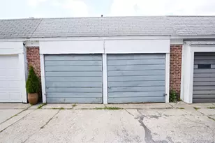 160-11 84th Rd, Jamaica, NY 11432 - Photo 27