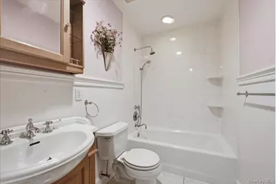 202 Bayport Avenue, Bayport, NY 11705 - Photo 29