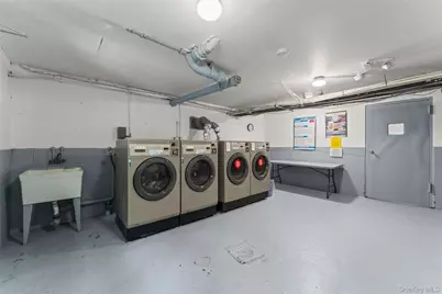 200 Lexington Ave #12E, Oyster Bay, NY 11771 - Photo 15