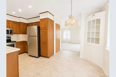 32 Hasbrouck Drive, Poughkeepsie, NY 12603 - Photo 5