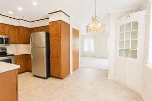 32 Hasbrouck Dr, Poughkeepsie, NY 12603 - Photo 5