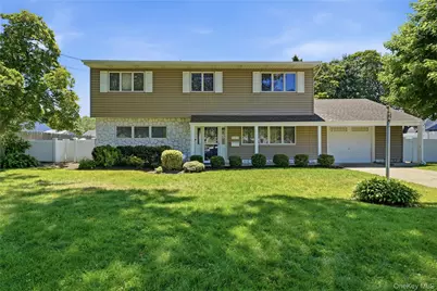 634 Morrison Street, Babylon, NY 11702 - Photo 1