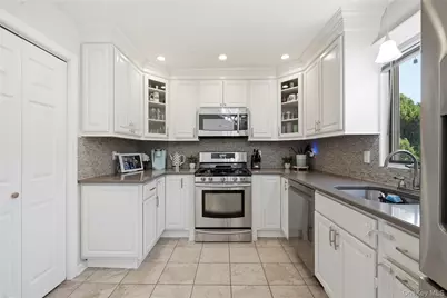 634 Morrison Street, Babylon, NY 11702 - Photo 9