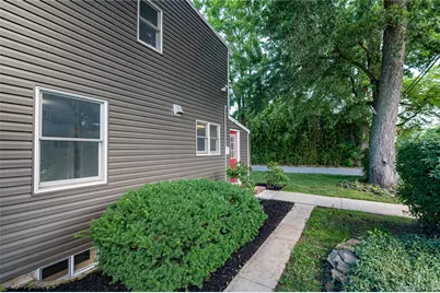 75 W Pulaski Road, Huntington Station, NY 11746 - Photo 35