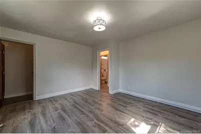 75 W Pulaski Road, Huntington Station, NY 11746 - Photo 9