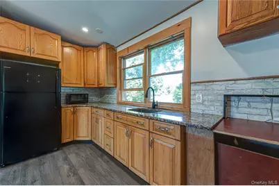 75 W Pulaski Road, Huntington Station, NY 11746 - Photo 23