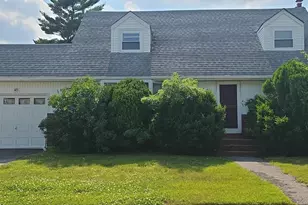 80 Elmwood St, Plainview, NY 11803 - Photo 3