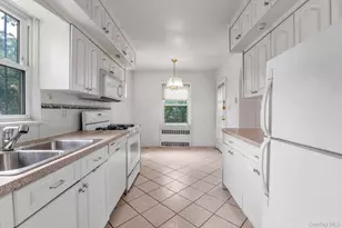 141-03 Hoover Ave, Briarwood, NY 11435 - Photo 9