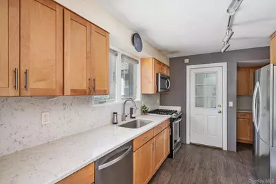 1542 Grand Avenue, Baldwin, NY 11510 - Photo 11