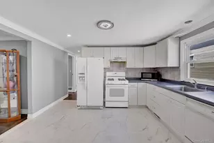 520 Kirkman Ave, Elmont, NY 11003 - Photo 19