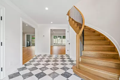46 Banbury Road, Rockville Centre, NY 11570 - Photo 5