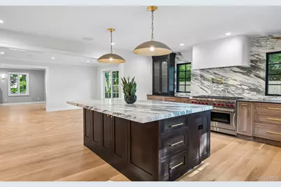 46 Banbury Road, Rockville Centre, NY 11570 - Photo 13