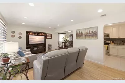 10 S Merrick Road, Massapequa, NY 11758 - Photo 3