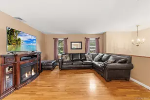 1 Sunset Dr, Yorktown Heights, NY 10598 - Photo 11
