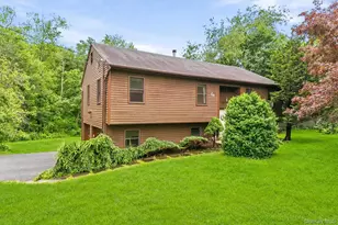 1 Sunset Dr, Yorktown Heights, NY 10598 - Photo 3