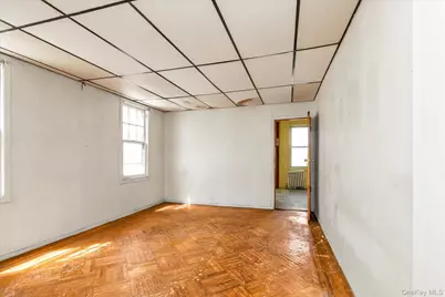 11232 196th Street, Saint Albans, NY 11412 - Photo 5