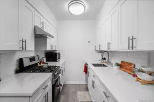 13 Bryant Crescent, White Plains, NY 10604 - Photo 9