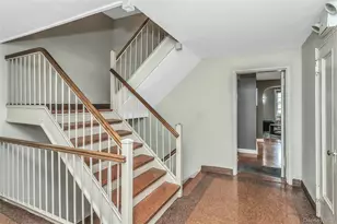 8 Welwyn Rd, Great Neck, NY 11021 - Photo 3