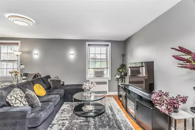 8 Welwyn Road #2F, Great Neck, NY 11021 - Photo 11