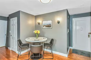 8 Welwyn Rd, Great Neck, NY 11021 - Photo 5