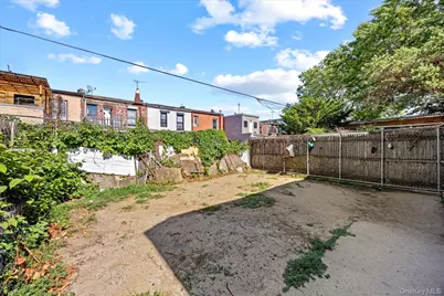 309 Logan Street, Brooklyn, NY 11208 - Photo 25