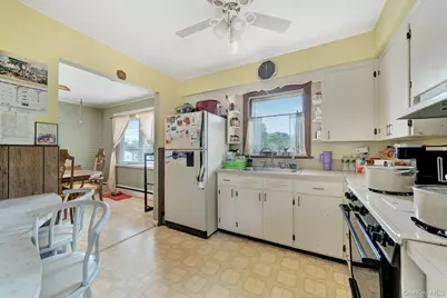 35 Wyandotte Street, Selden, NY 11784 - Photo 13