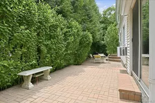 2 Crabtree Ln, Roslyn, NY 11576 - Photo 23