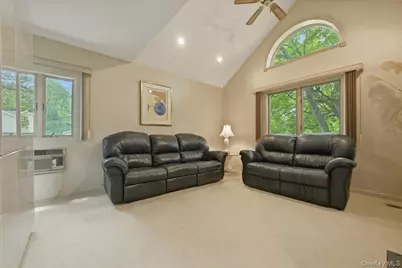 2 Crabtree Lane, Roslyn, NY 11576 - Photo 11