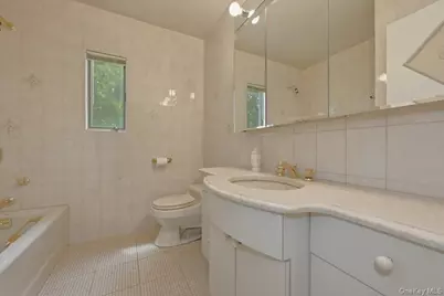 2 Crabtree Lane, Roslyn, NY 11576 - Photo 17