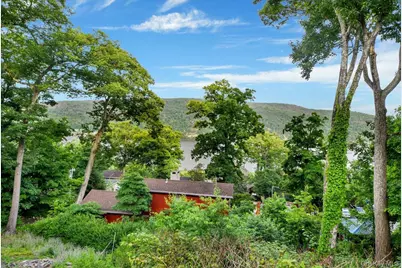 6 Deer Trail N, Greenwood Lake, NY 10925 - Photo 11