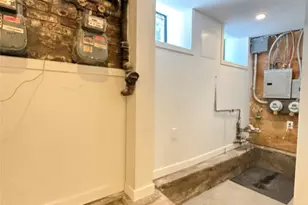 34-09 29th St, Astoria, NY 11106 - Photo 31