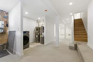 34-09 29th St, Astoria, NY 11106 - Photo 37