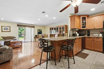 100 Daly Boulevard #1306, Oceanside, NY 11572 - Photo 3