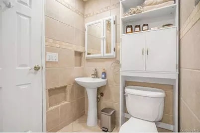 54 Richmond Boulevard #4B, Ronkonkoma, NY 11779 - Photo 9