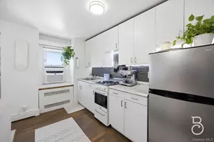 21-41 24th St, Astoria, NY 11105 - Photo 15