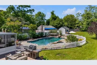19 Laurelton Avenue, Lake Grove, NY 11755 - Photo 35