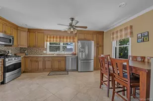 19 Laurelton Ave, Lake Grove, NY 11755 - Photo 11