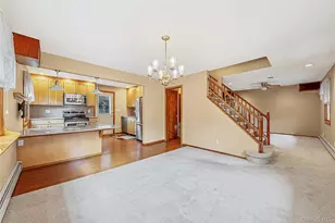 572 Benito St, East Meadow, NY 11554 - Photo 21