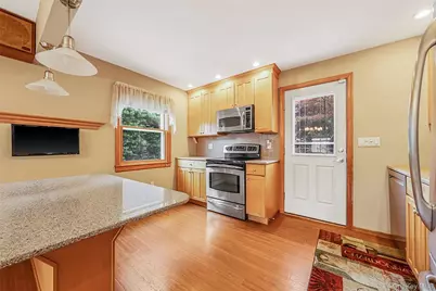 572 Benito Street, East Meadow, NY 11554 - Photo 7