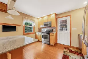 572 Benito St, East Meadow, NY 11554 - Photo 7