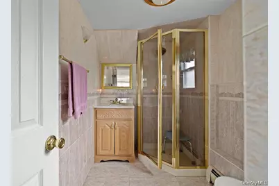 830 N Broome Avenue, Lindenhurst, NY 11757 - Photo 9