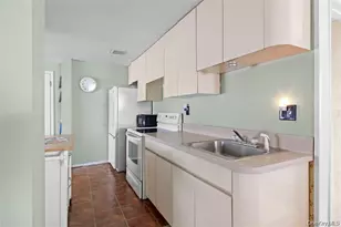 830 N Broome Ave, Lindenhurst, NY 11757 - Photo 5