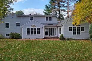 8 Maria Ct, Huntington Station, NY 11746 - Photo 3
