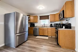 348 Furrows Rd, Holbrook, NY 11741 - Photo 5