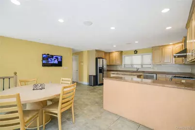 16 Diana Trail, New York, NY 10304 - Photo 9