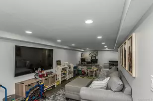 9 Pompano Ln, Massapequa Park, NY 11762 - Photo 25