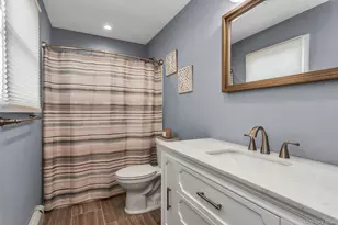 9 Pompano Ln, Massapequa Park, NY 11762 - Photo 23