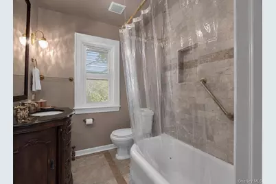 108 Memphis Avenue, Floral Park, NY 11001 - Photo 17
