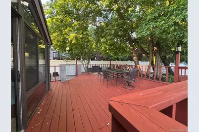 42 Bennett Avenue, Huntington Station, NY 11746 - Photo 33