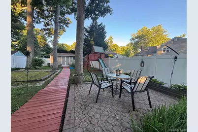 42 Bennett Avenue, Huntington Station, NY 11746 - Photo 45